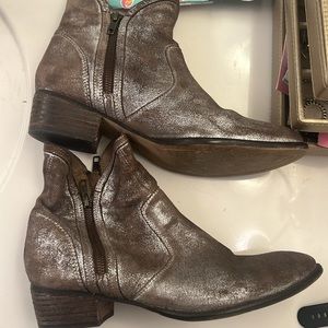Seychelles ankle booties SILVER